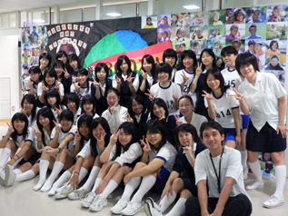 神奈川学園の文化祭で最高の校長賞を受賞した2年D組