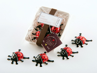 「しあわせを運ぶ てんとう虫チョコ 2011」4個入りパック