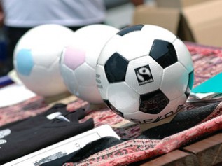 児童労働をなくす取り組みフェアトレードによって作られたサッカーボール