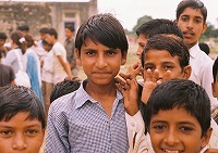 インド・スタディツアーで訪ねた村の子どもたち