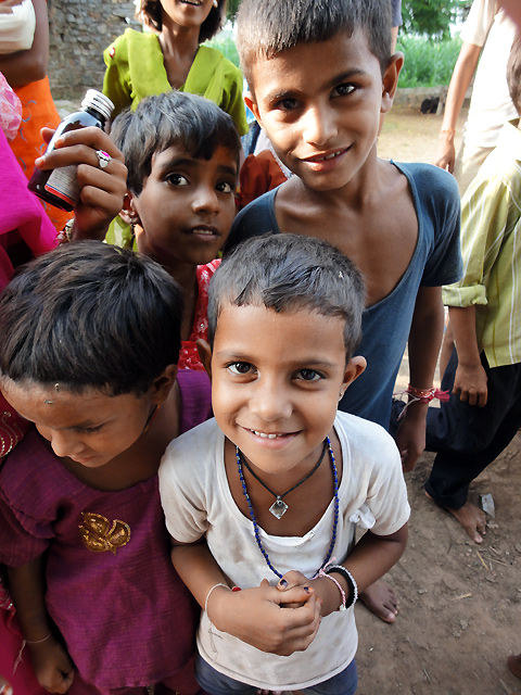 インド「子どもにやさしい村」プロジェクトの支援地の子どもたち