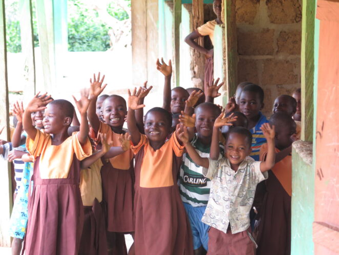 ガーナのカカオ生産地域の子どもたち